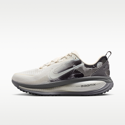 Nike Vomero 18 SE Women's Road Running Shoes. Nike RO